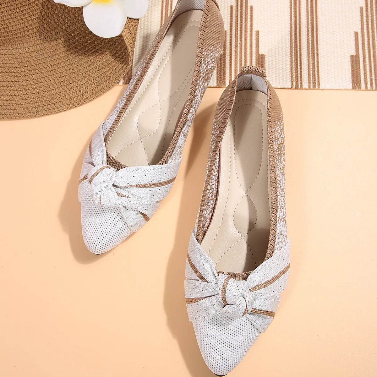 Contrast Point Toe Flats Slip-ons (4)