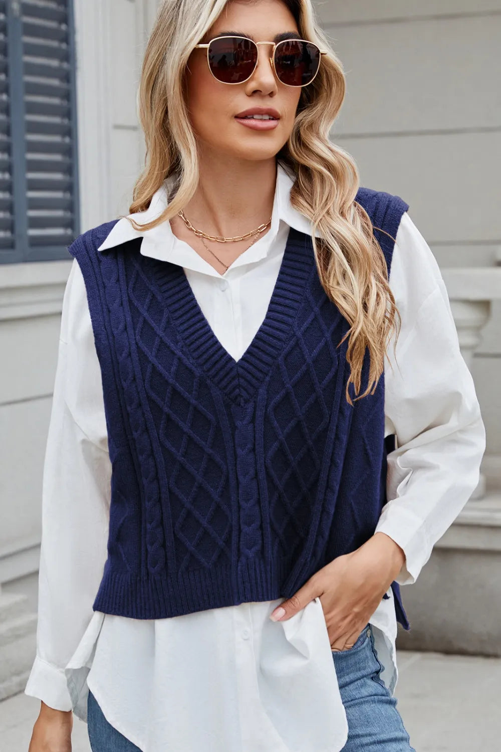 Cable-knit V-neck Sweater Vest (11)
