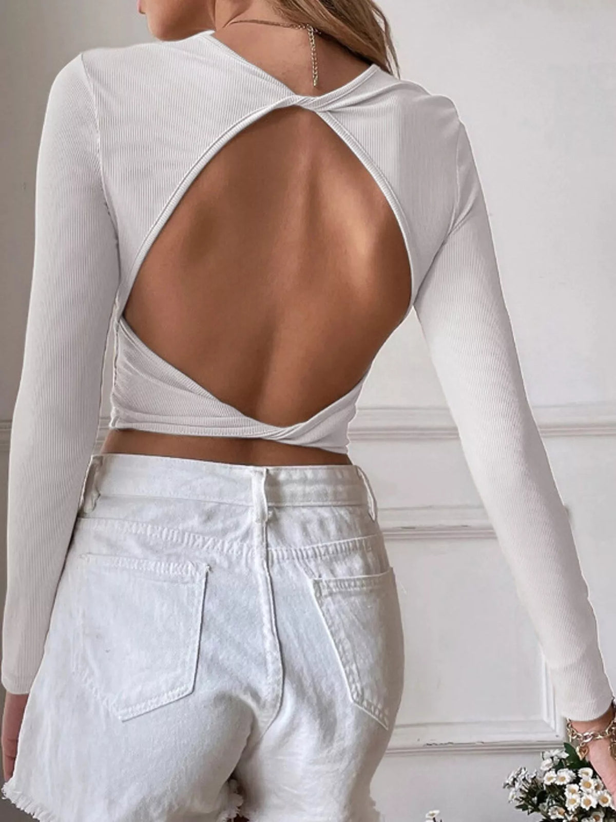 Cutout Back Long Sleeve Crop T-shirt (13)