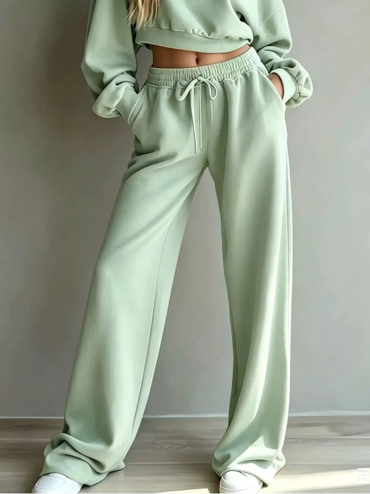 Round Neck Cropped Sweatshirt Wide-leg Pants Set (4)