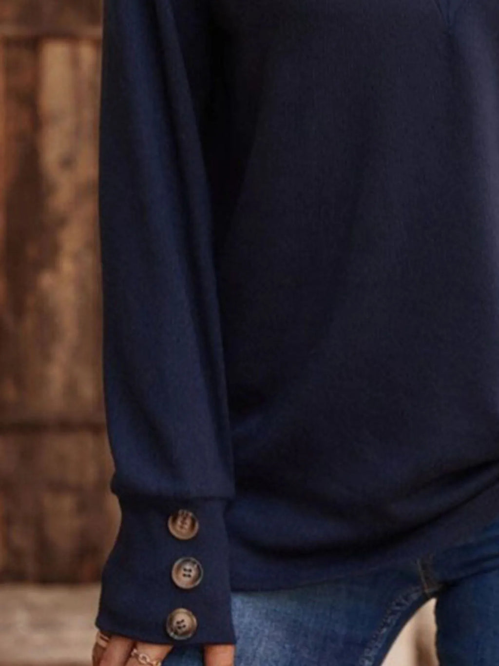 V-neck Long Sleeve T-shirt (14)
