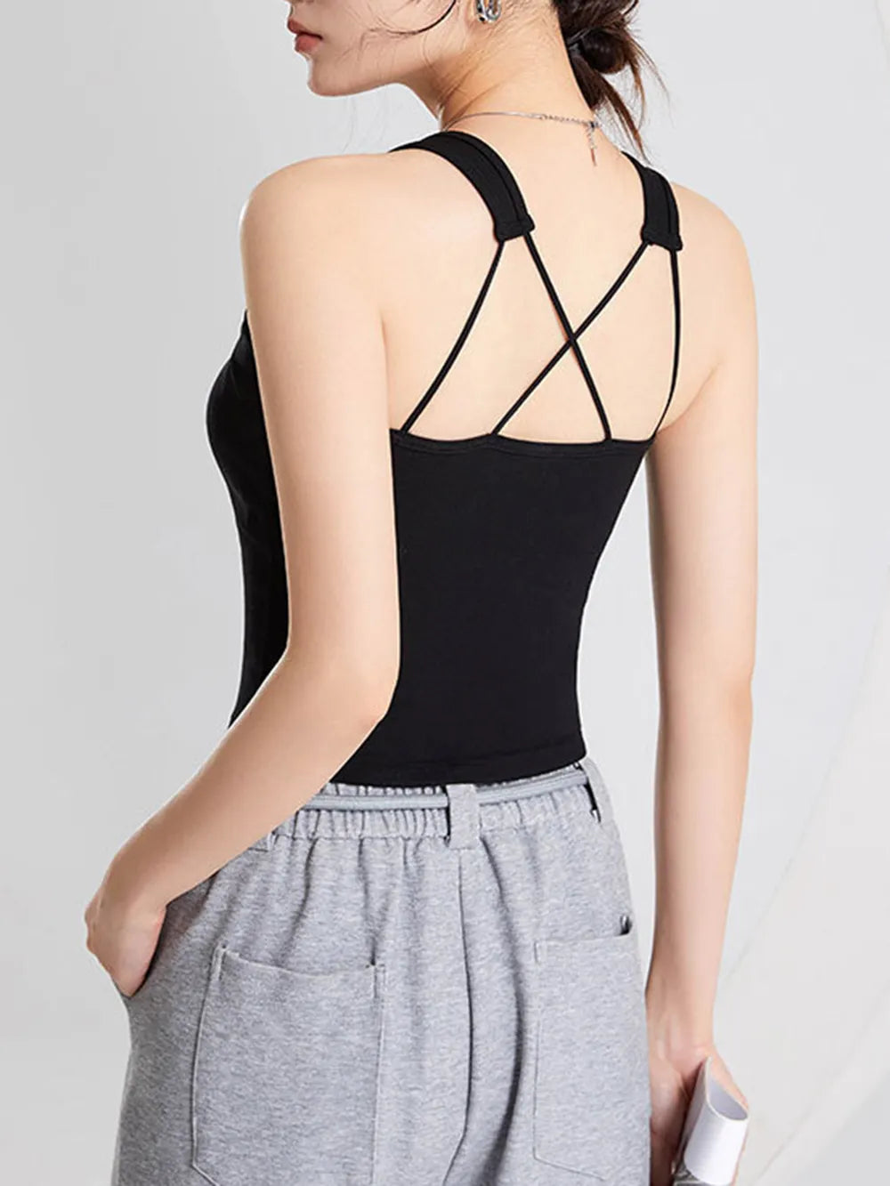 Crisscross Scoop Neck Wide Strap Cropped Tank Chest Pads (2)