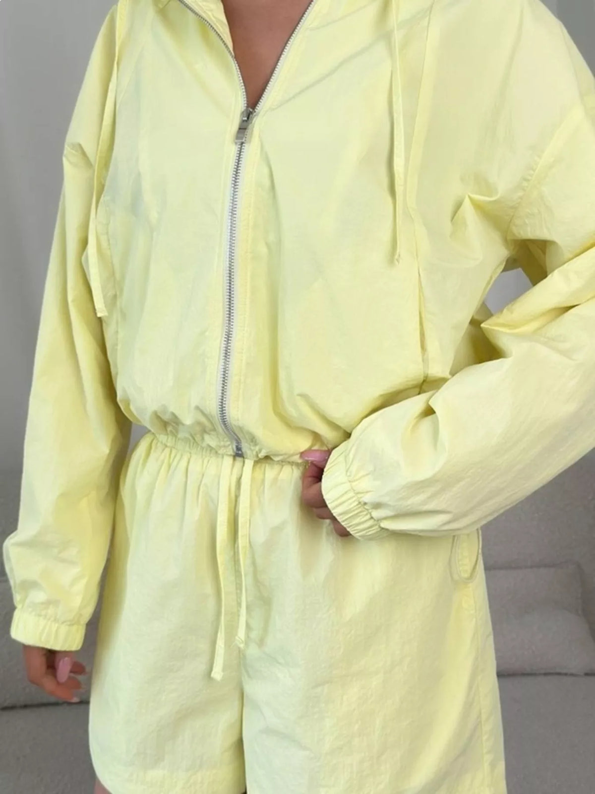Lightweight Hooded Jacket Shorts Set (13)