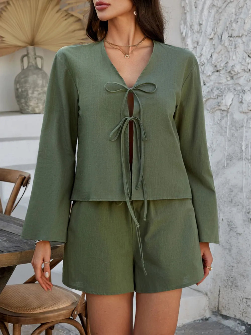 Double Tied V-neck Top Shorts Set (2)