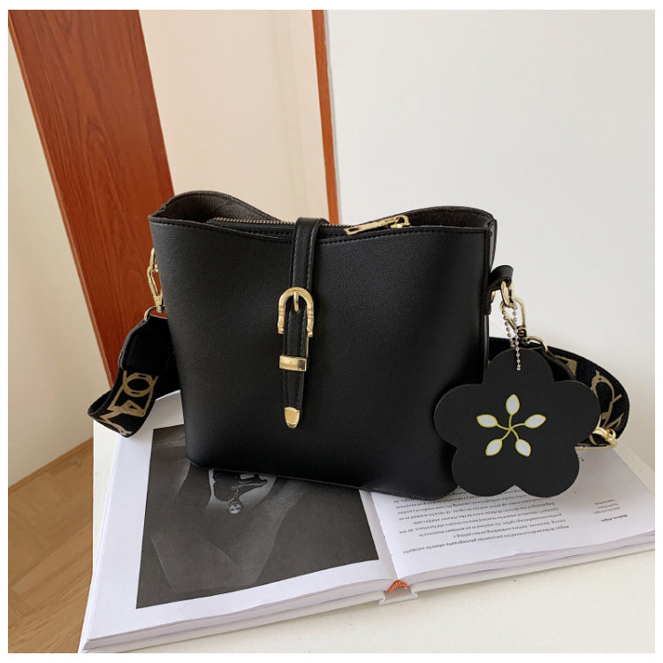 Large Capacity Shoulder Bag Wide Strap Crossbody photo 21