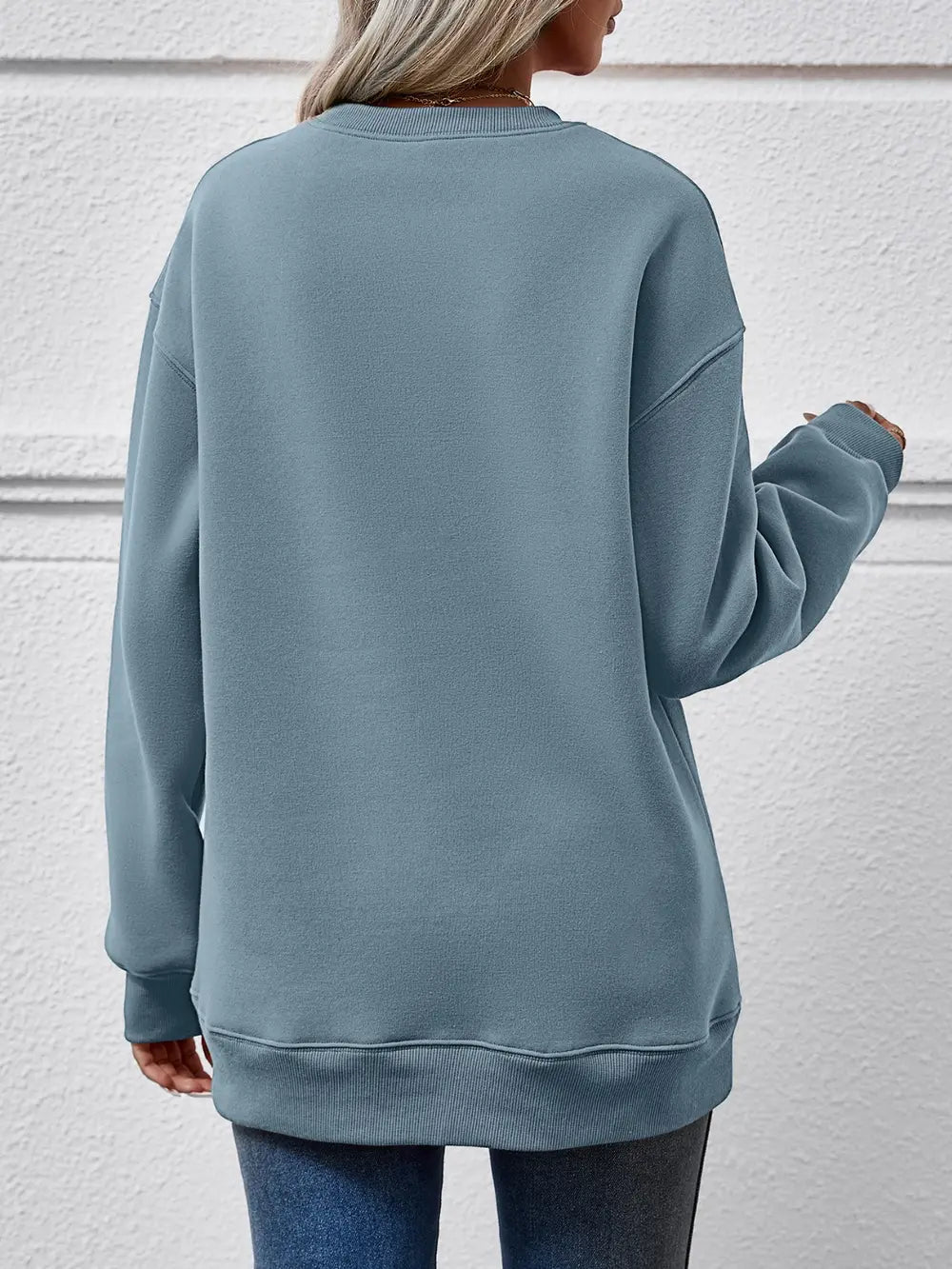 Graphic Round Neck Long Sleeve Sweatshirt (6)