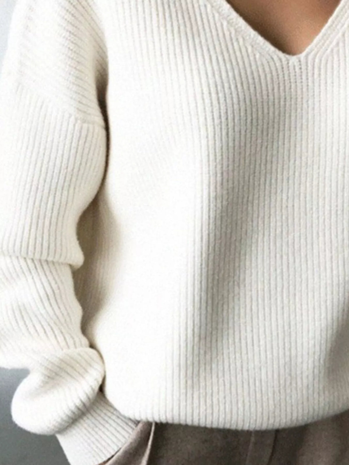 V-neck Dropped Shoulder Sweater (3)