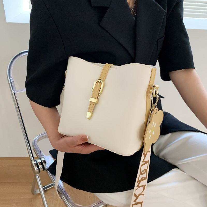 Large Capacity Shoulder Bag Wide Strap Crossbody photo 1