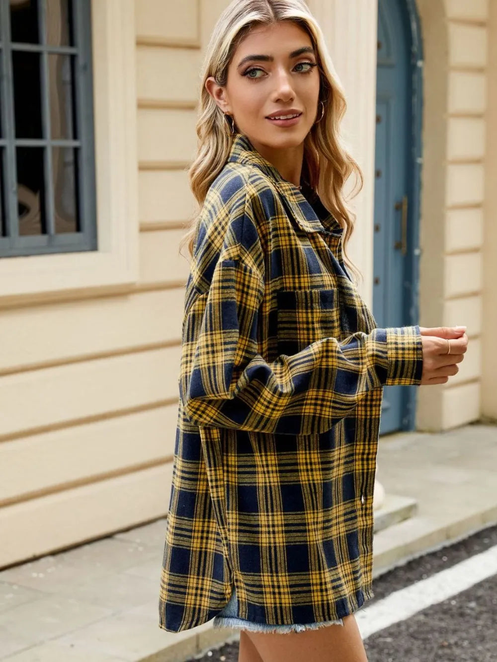 Plaid Collared Neck Long Sleeve Shirt (12)