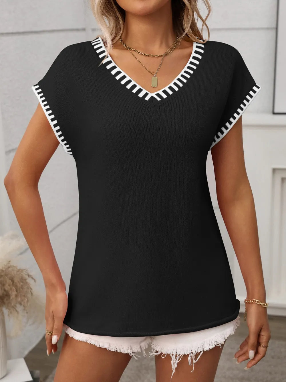 Contrast Trim V-neck Short Sleeve Knit Top (14)