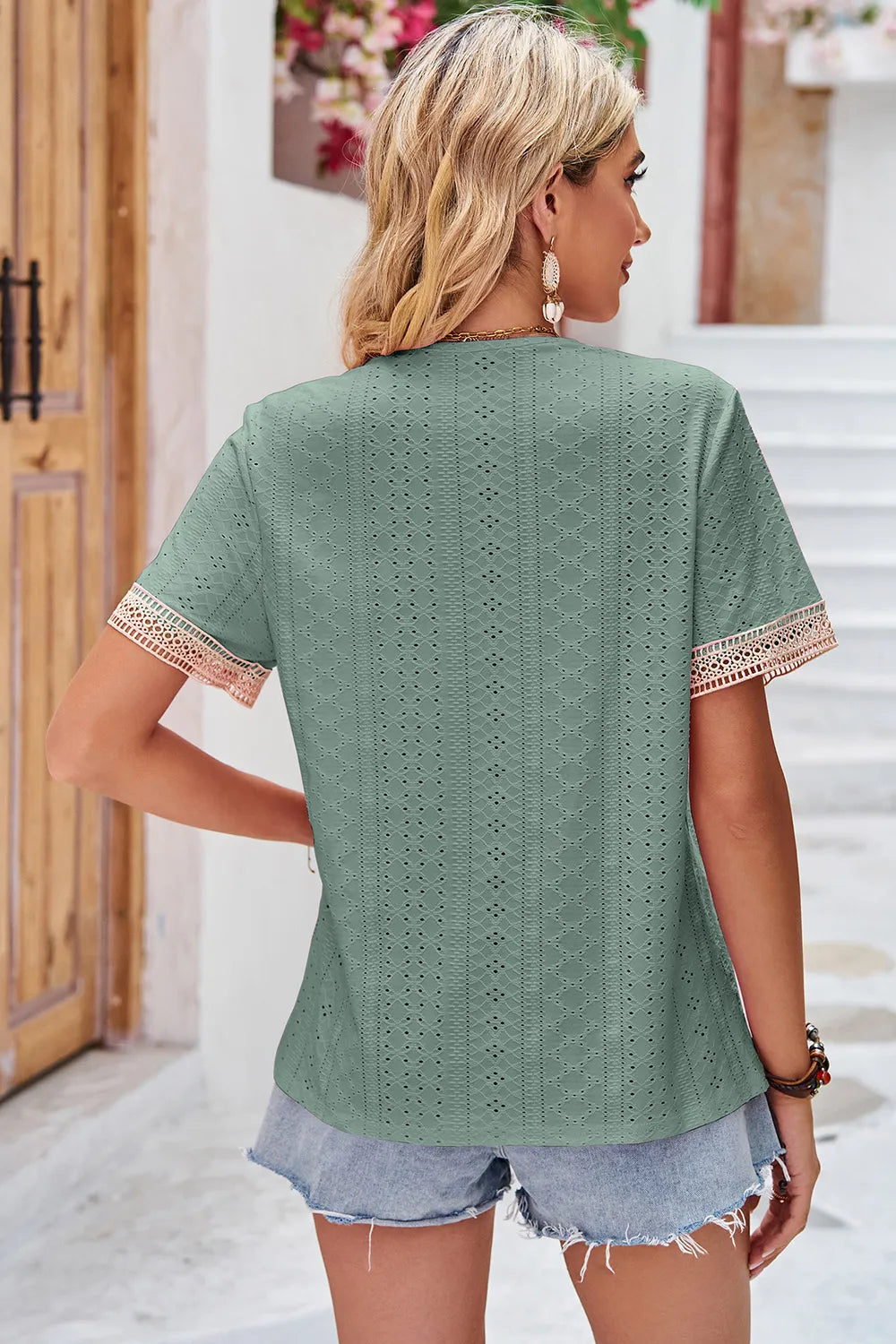 Eyelet V-neck Short Sleeve T-shirt (16)