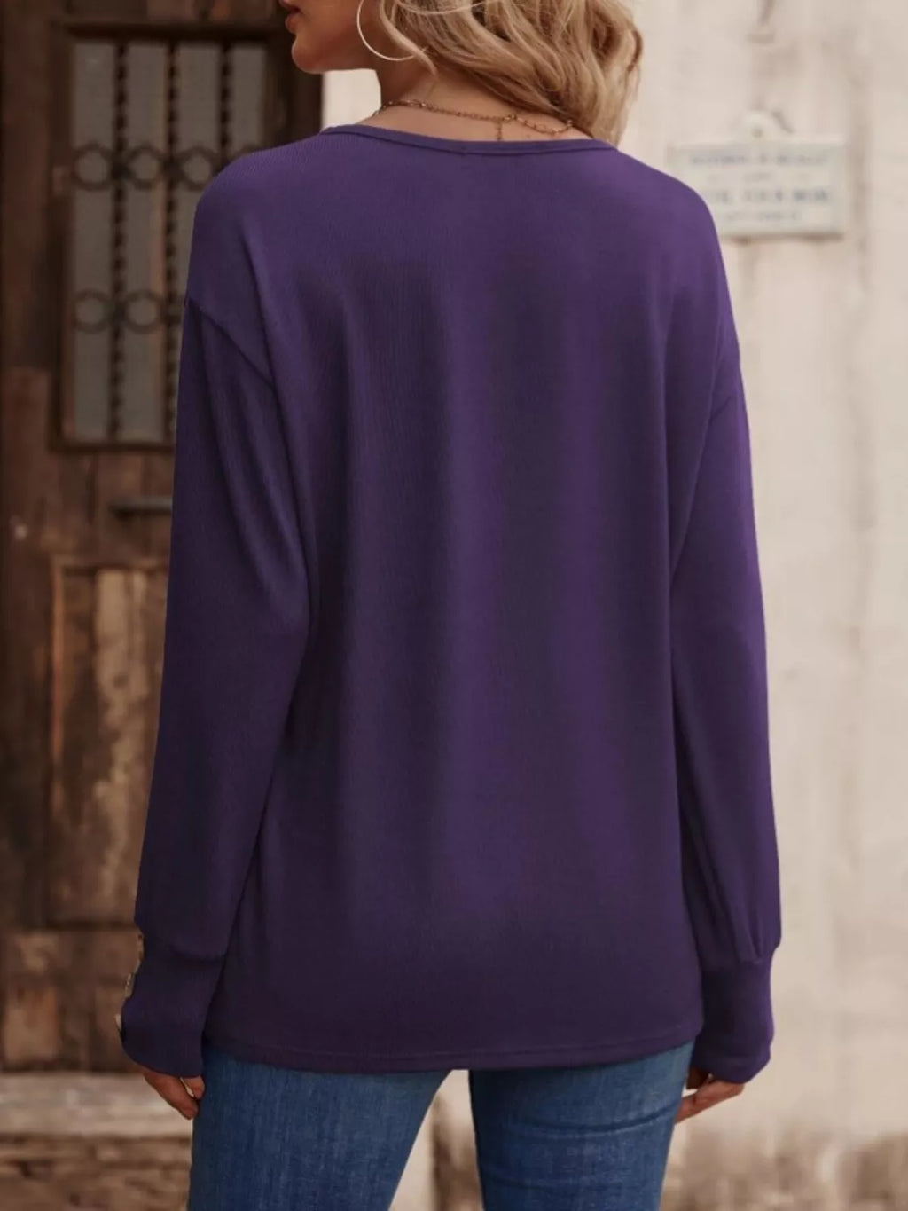 V-neck Long Sleeve T-shirt (27)