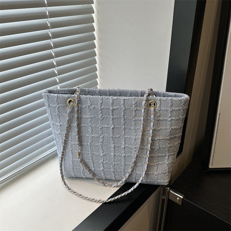 Versatile Large Capacity Chain Shoulder Bag photo 2