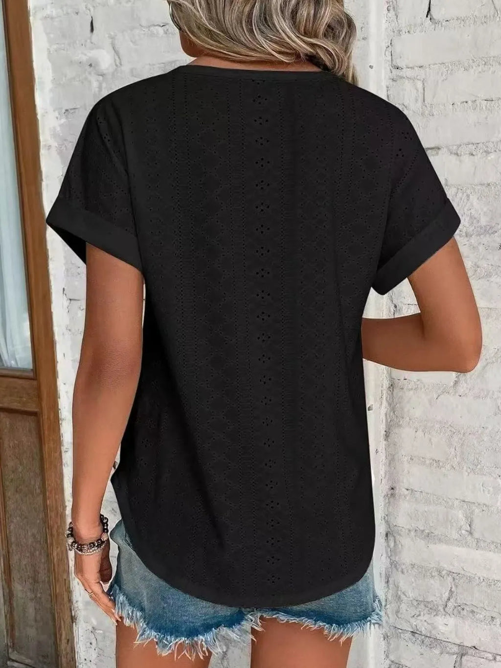 Eyelet Round Neck Short Sleeve T-shirt (4)