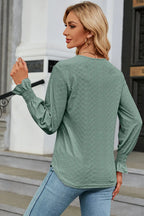 V-neck Flounce Sleeve T-shirt (21)