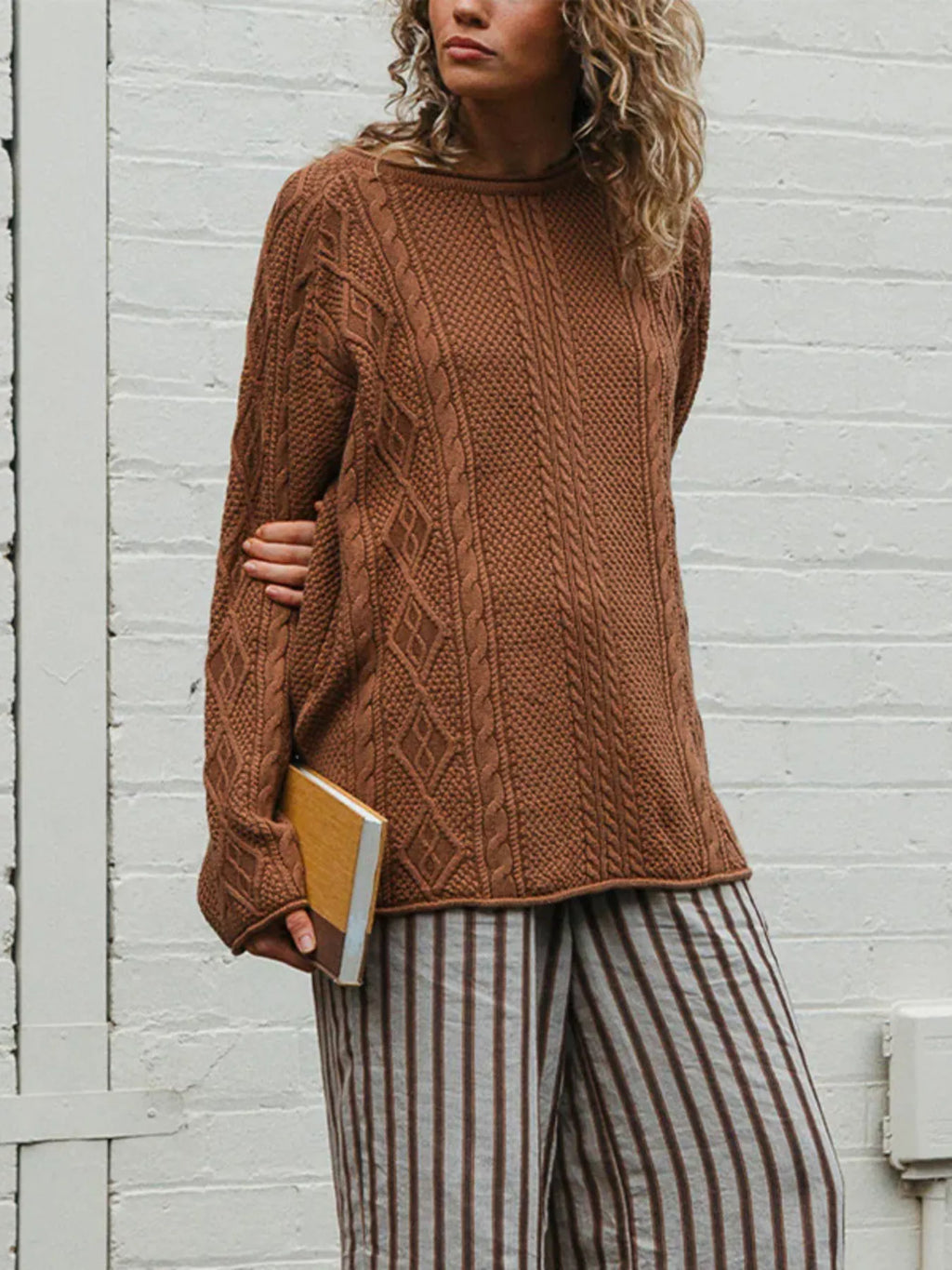 Crew Neck Cable-knit Sweater (4)