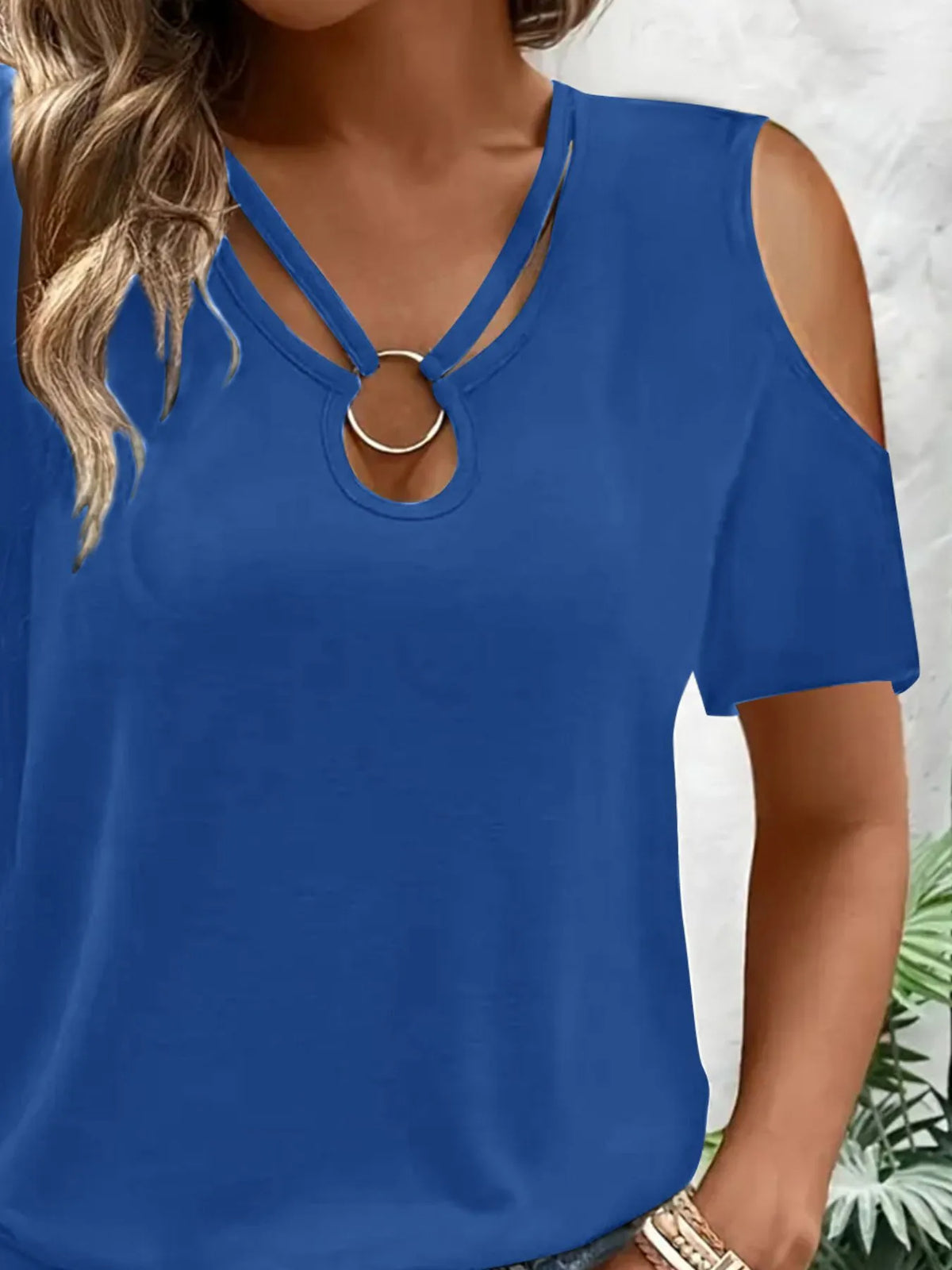 Cold Shoulder T-shirt Metal Ring Detail (10)
