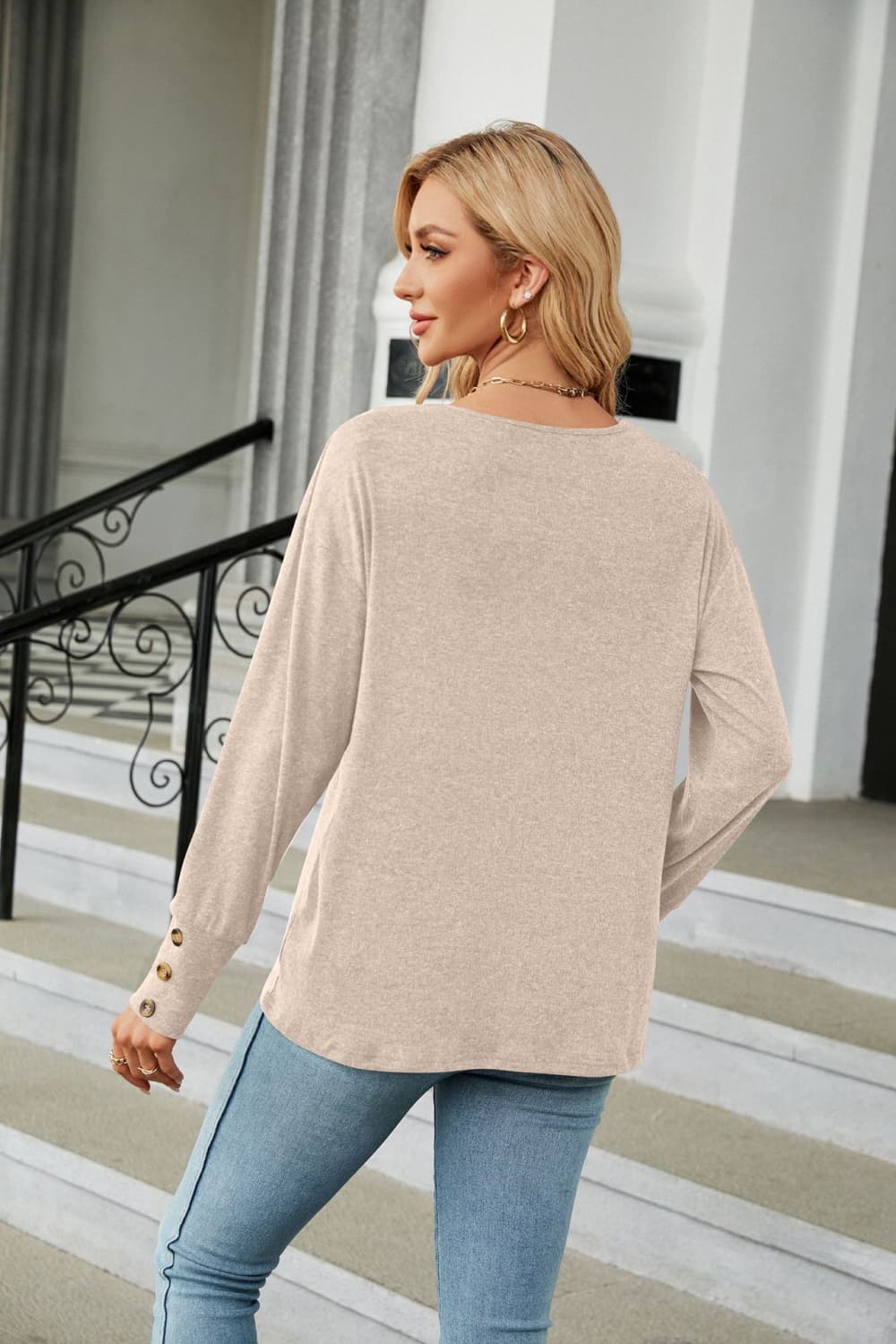 V-neck Long Sleeve T-shirt (21)
