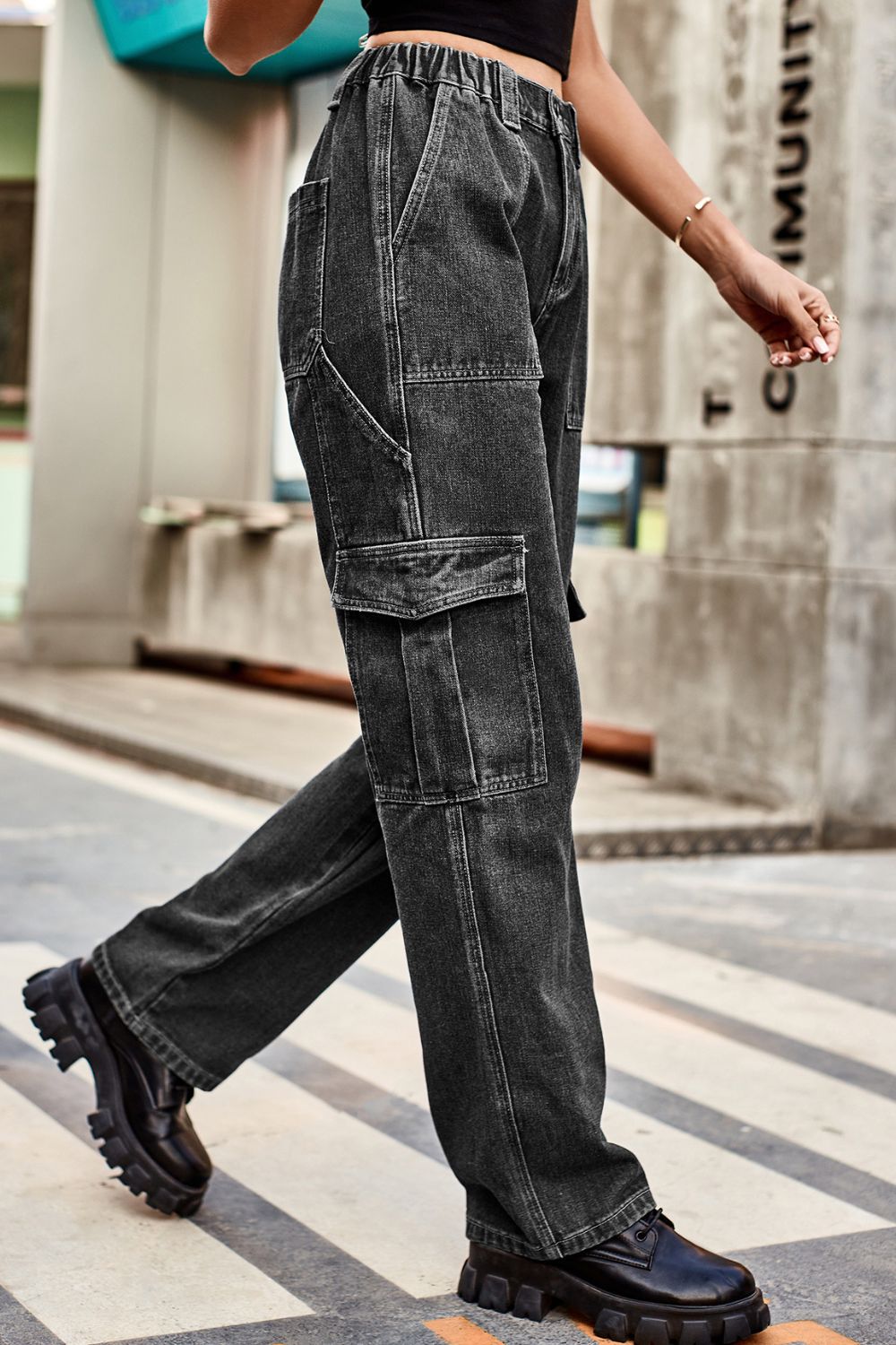 Loose Fit Long Pants Pockets (8)