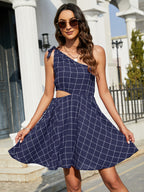 Grid One-shoulder Tied Cutout Dress (6)