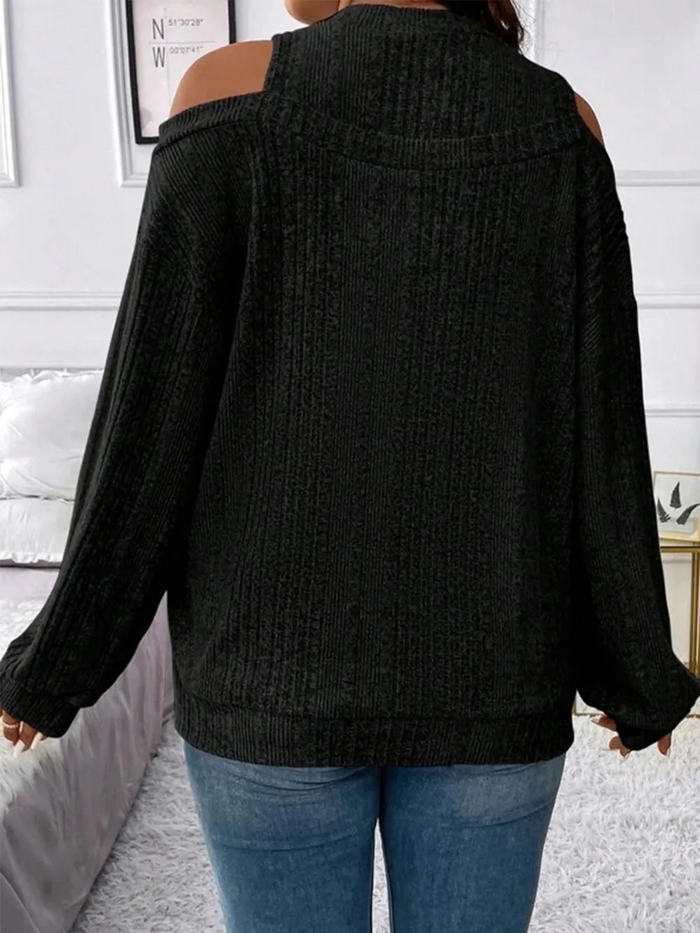 Round Neck Cold Shoulder Sweater (5)