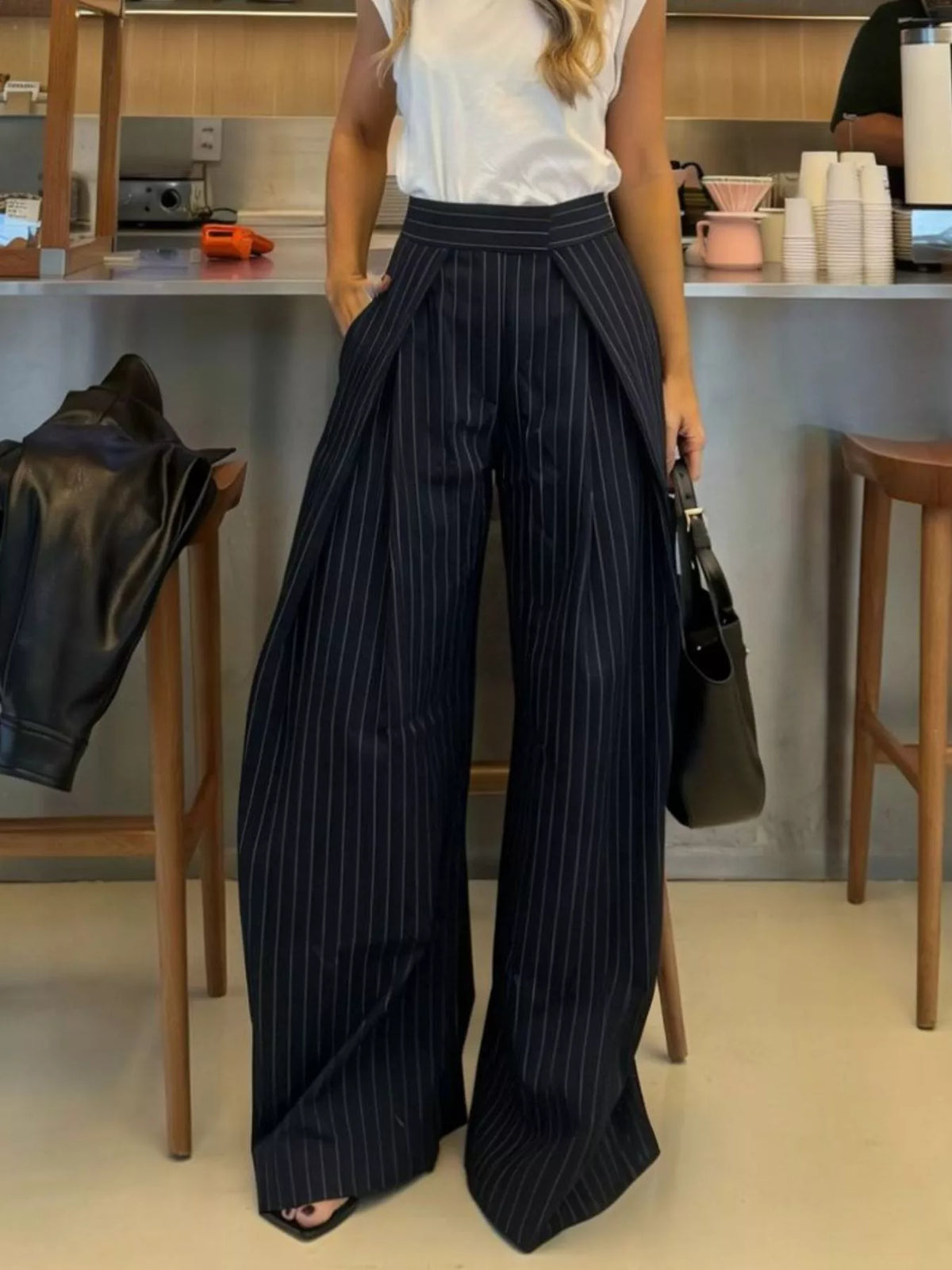High-waisted Wide-leg Pants (2)