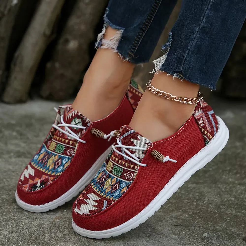 Geometric Round Toe Flat Slip-ons (7)