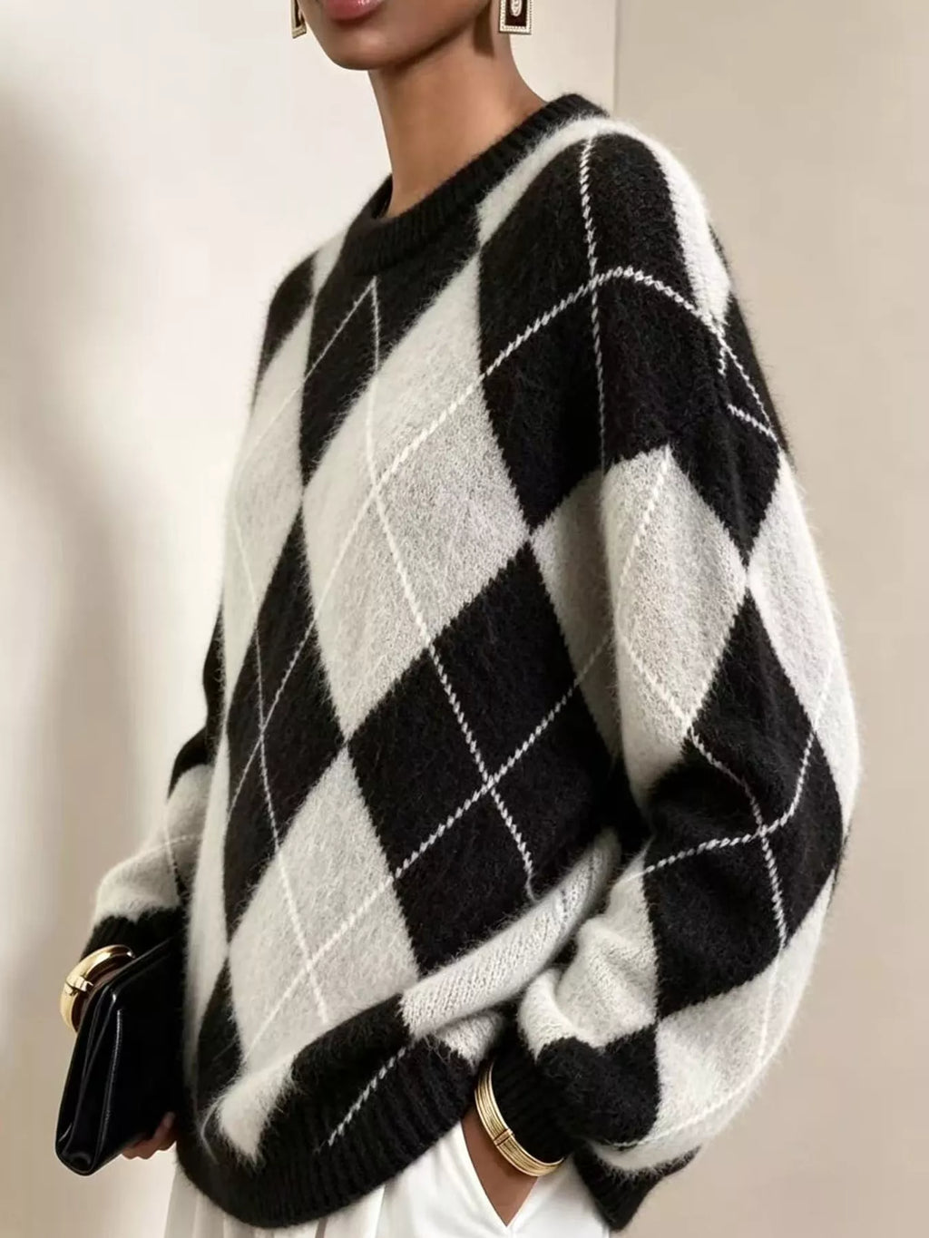 Argyle Pattern Fuzzy Knit Sweater (17)