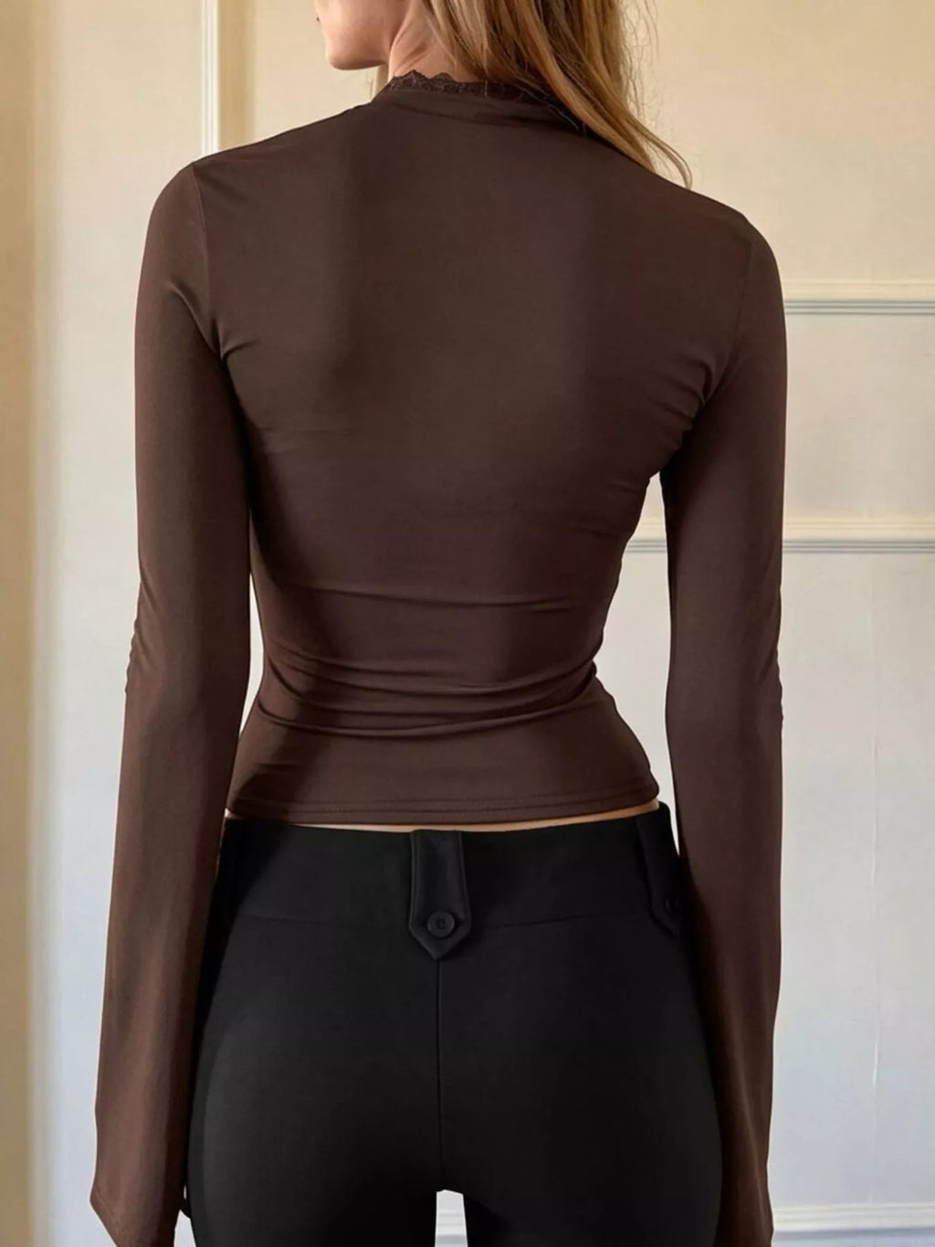 Lace-trimmed Keyhole Long Sleeve T-shirt (5)