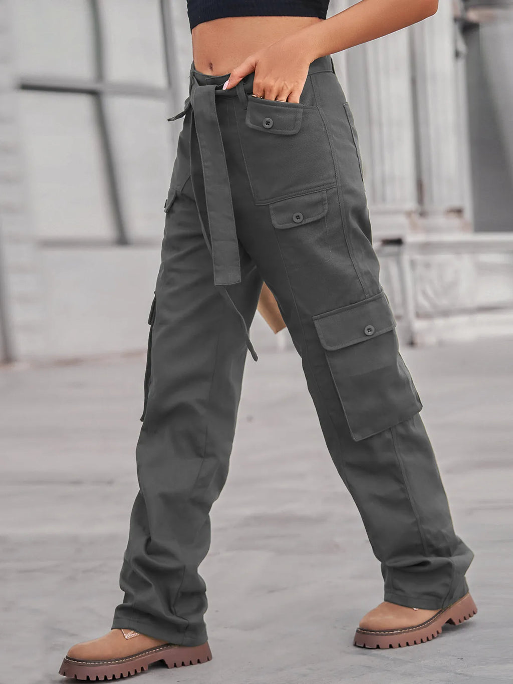 High-waisted Multi-pocket Cargo Jeans (14)