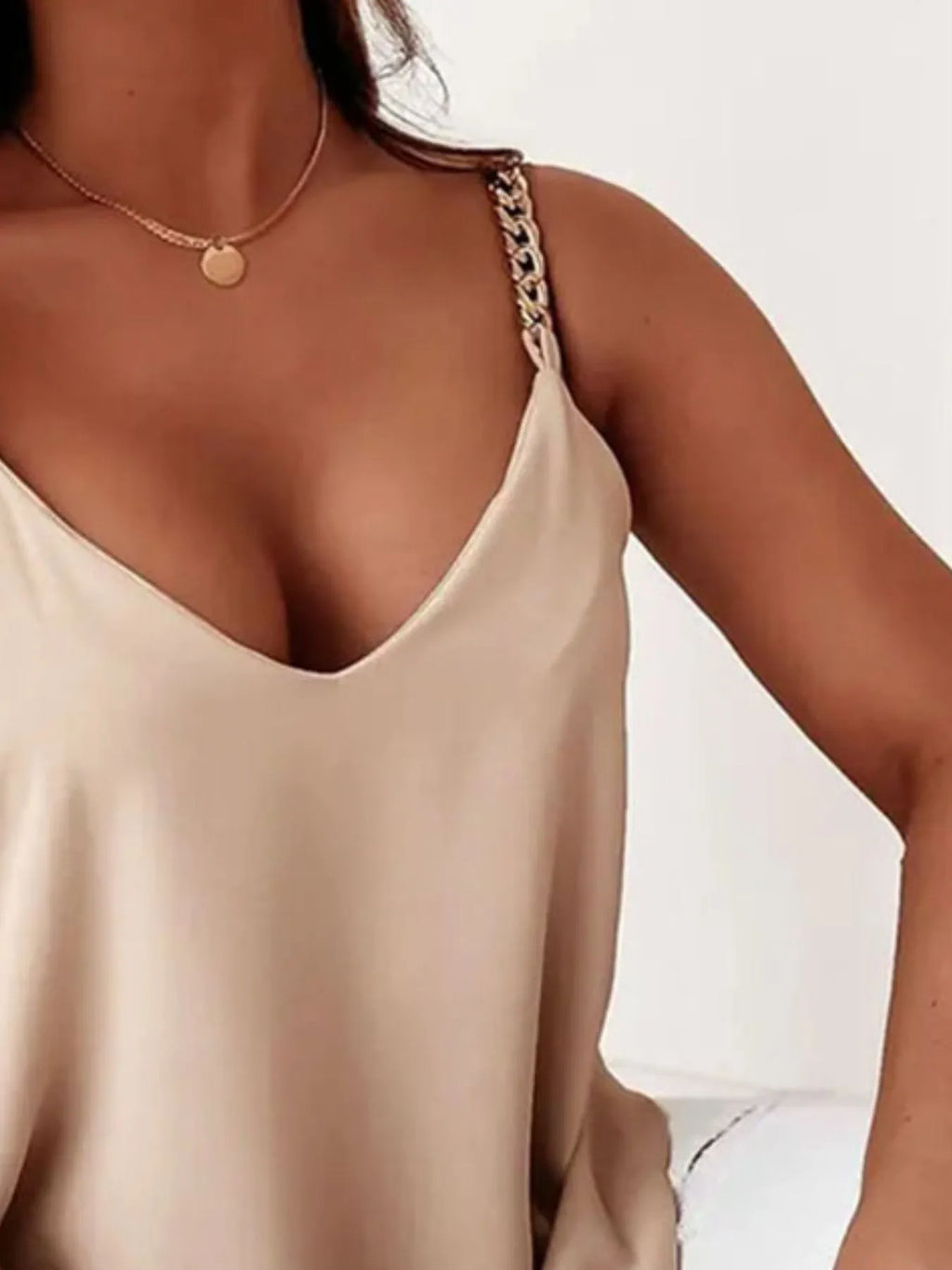 Chain Strap V-neck Tank Top (27)