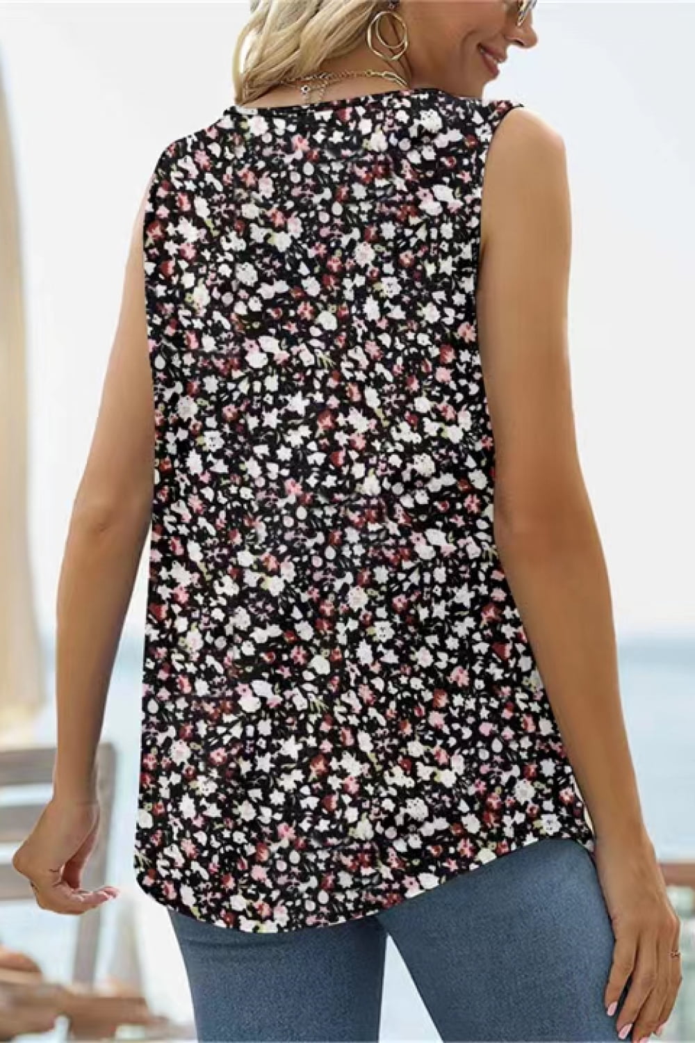 Printed Square Neck Curved Hem Tank (5)