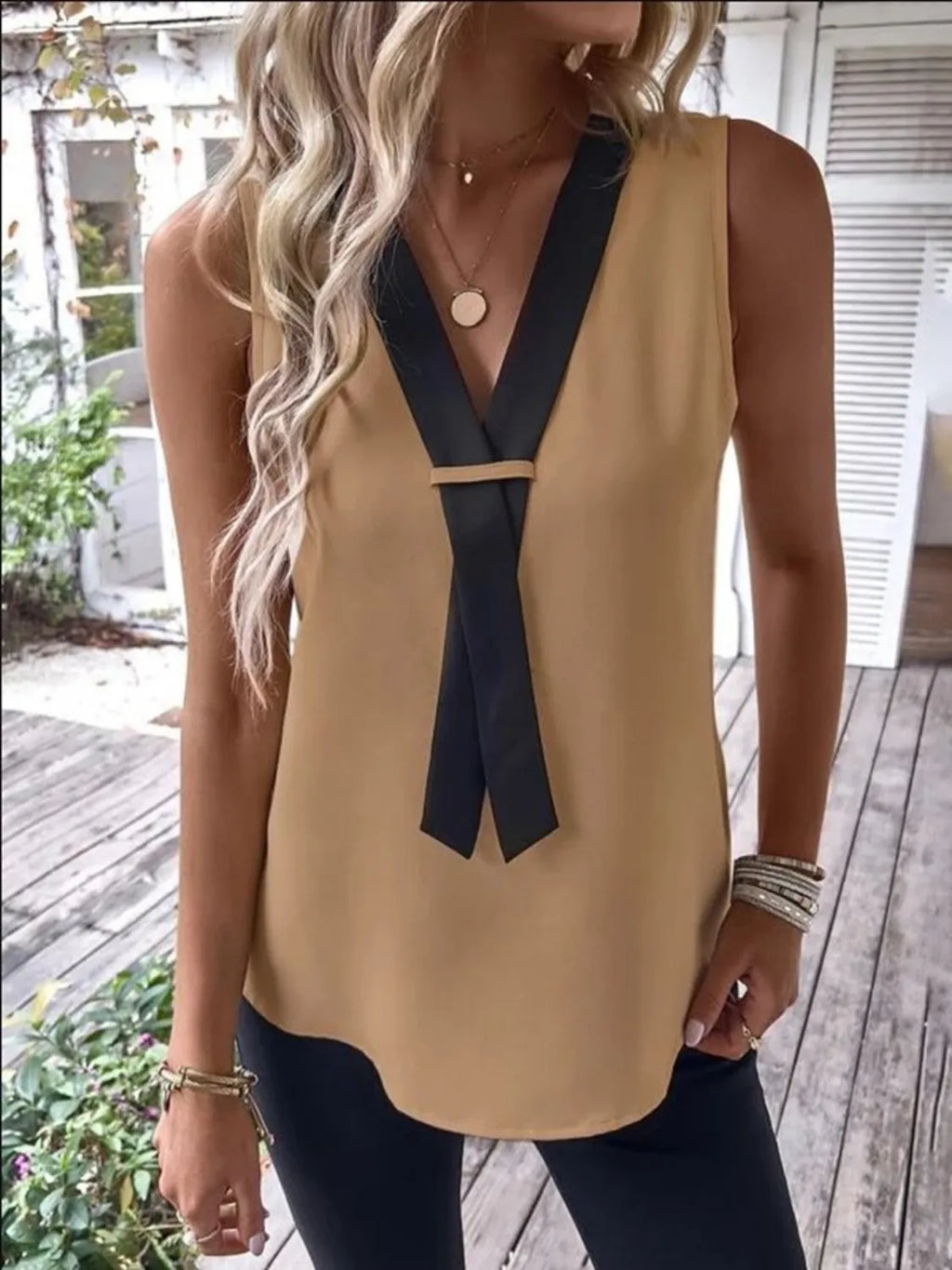 Full Size V-neck Contrast Tank Plus (14)