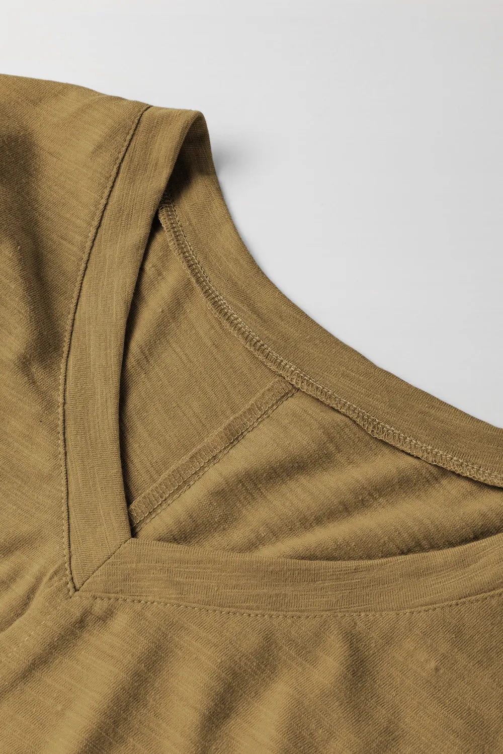 Exposed Seam V-neck Long Sleeve T-shirt (17)