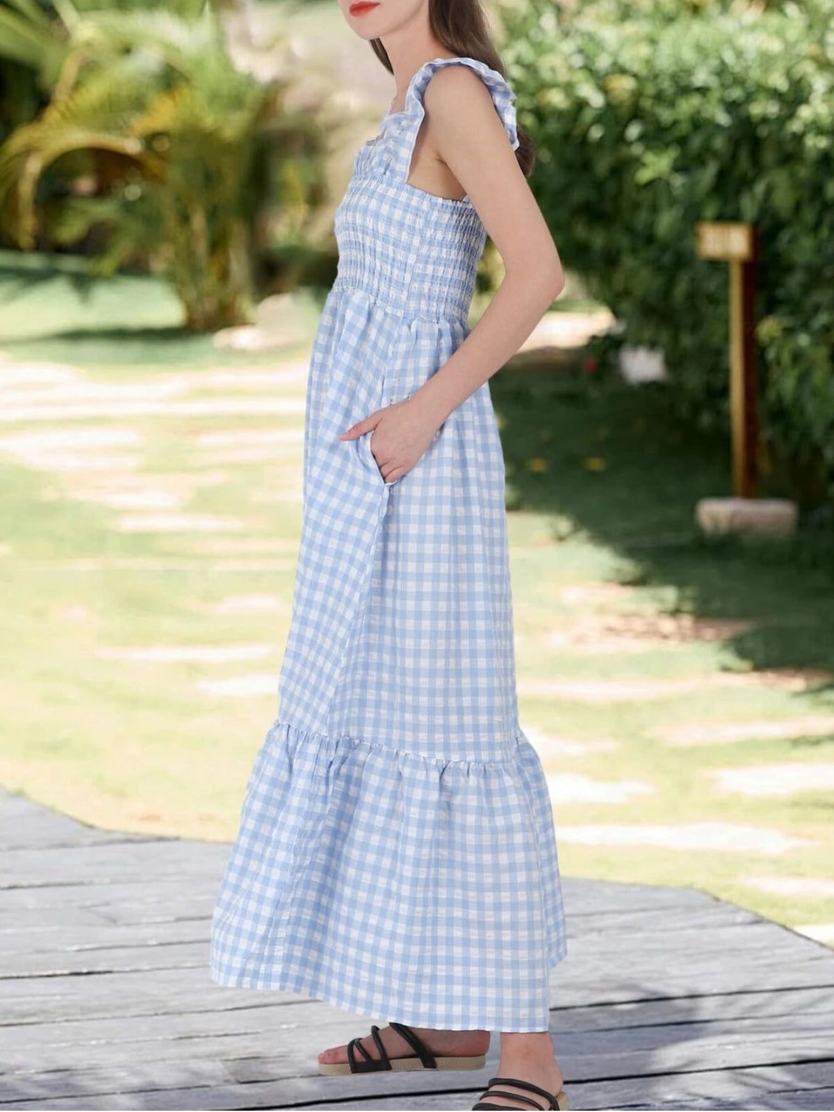 Ruffled Sleeveless Gingham Midi Dress (6)