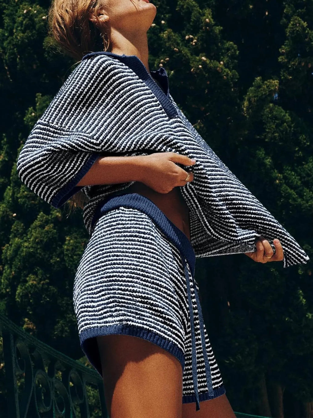 Collared Neck Contrast Striped Top Shorts Sweater Set (24)