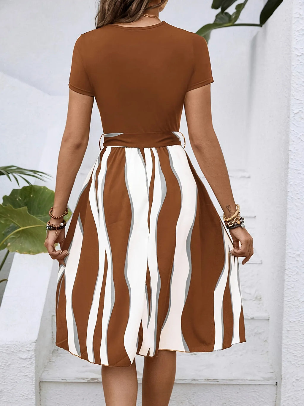 Striped Short Sleeve Tie Waist Dress (17)