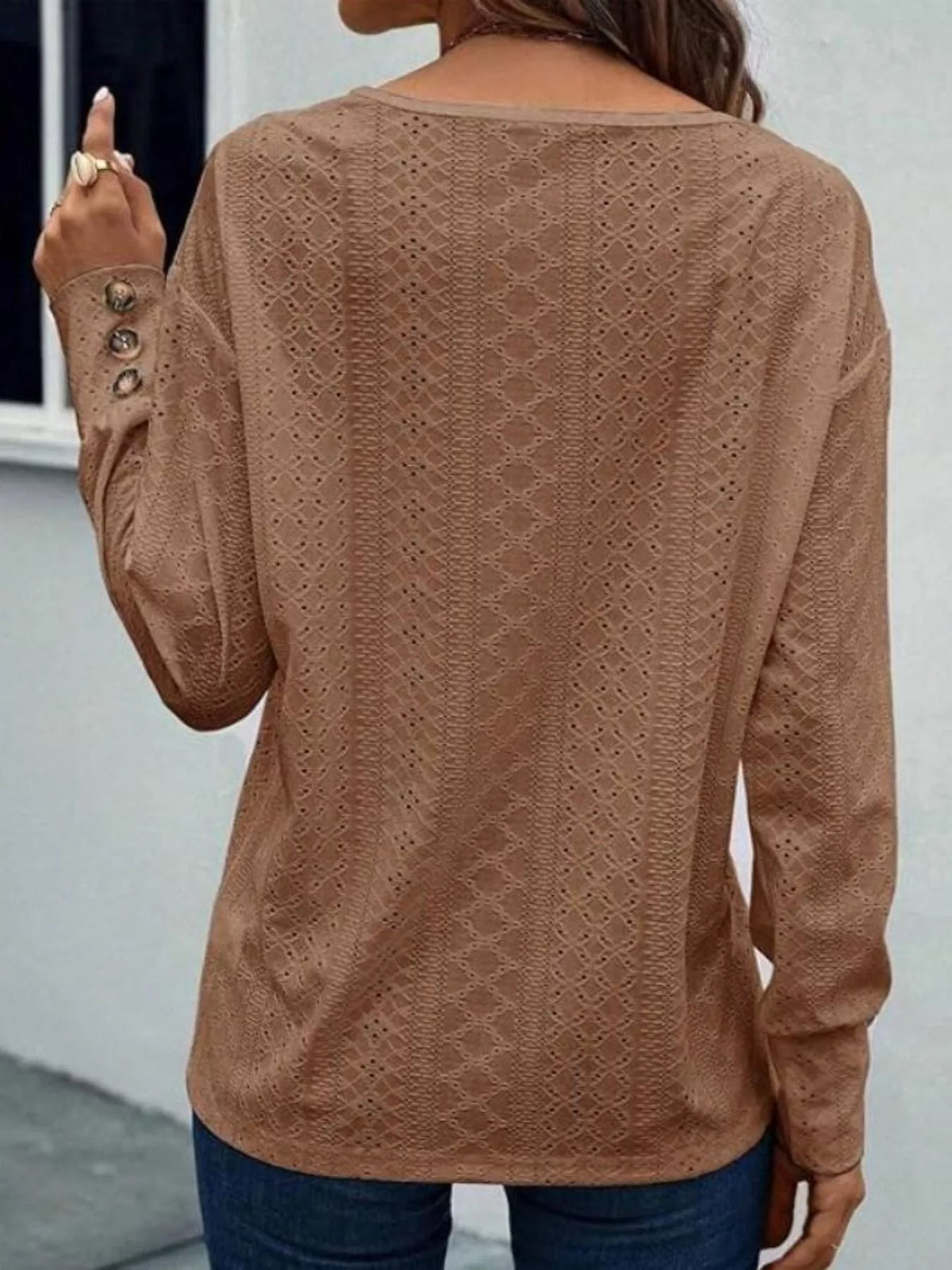 Eyelet V-neck Long Sleeve T-shirt (20)