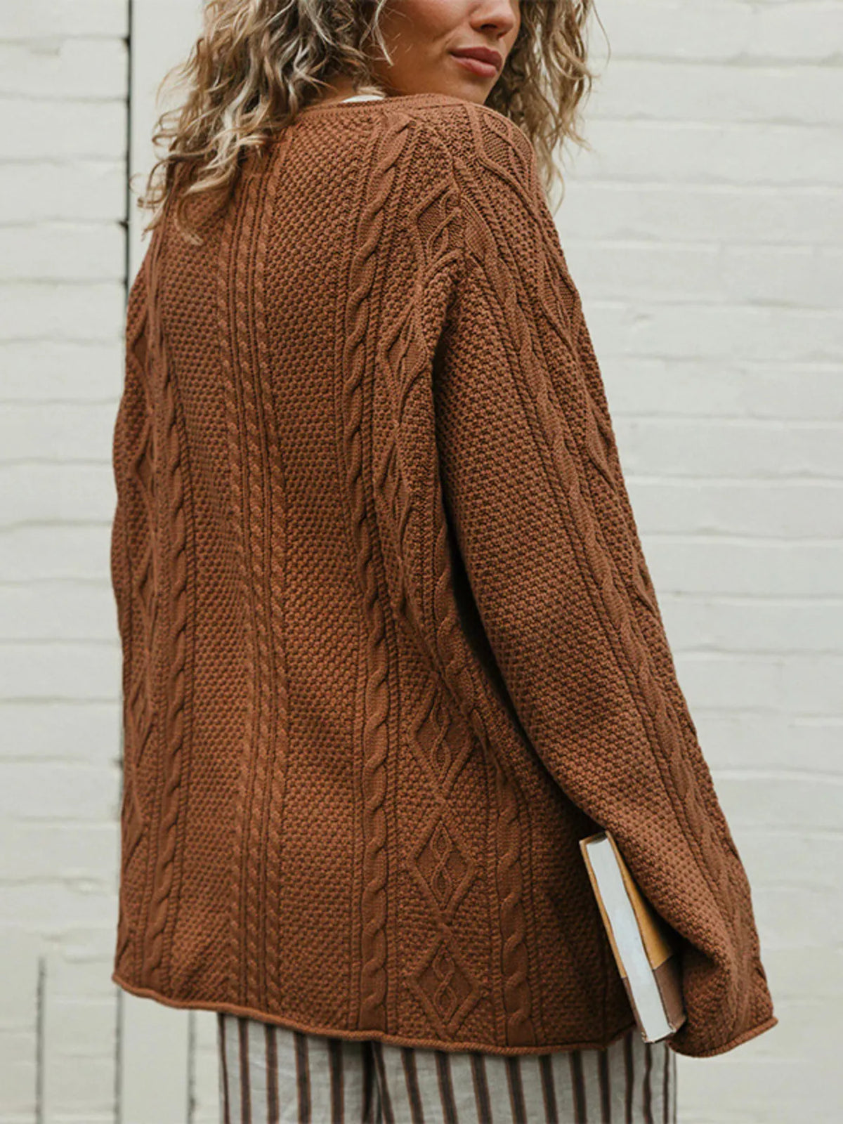 Crew Neck Cable-knit Sweater (5)