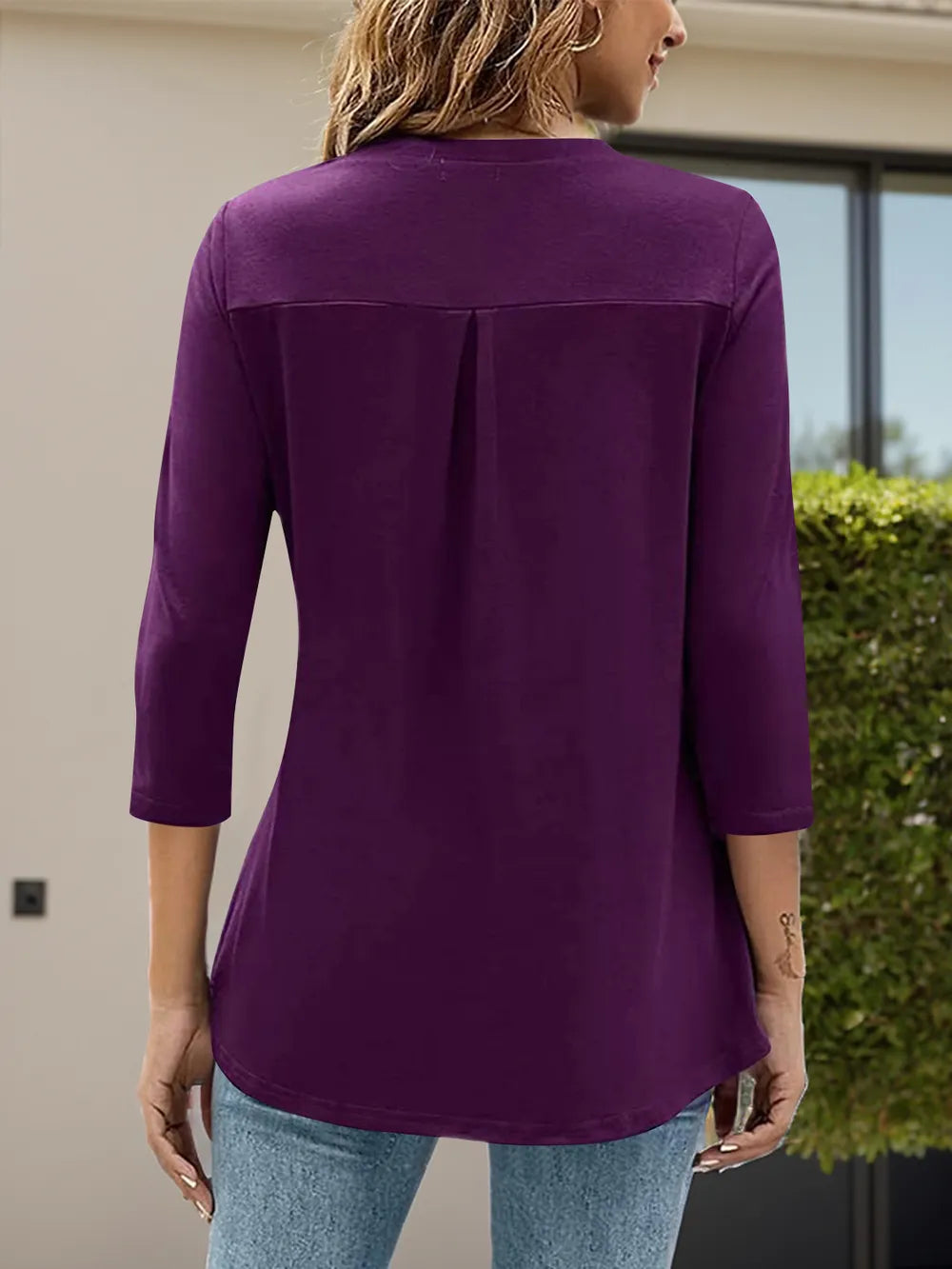 Notched Three-quarter Sleeve T-shirt (5)