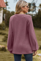 Eyelet Notched Raglan Sleeve T-shirt (9)