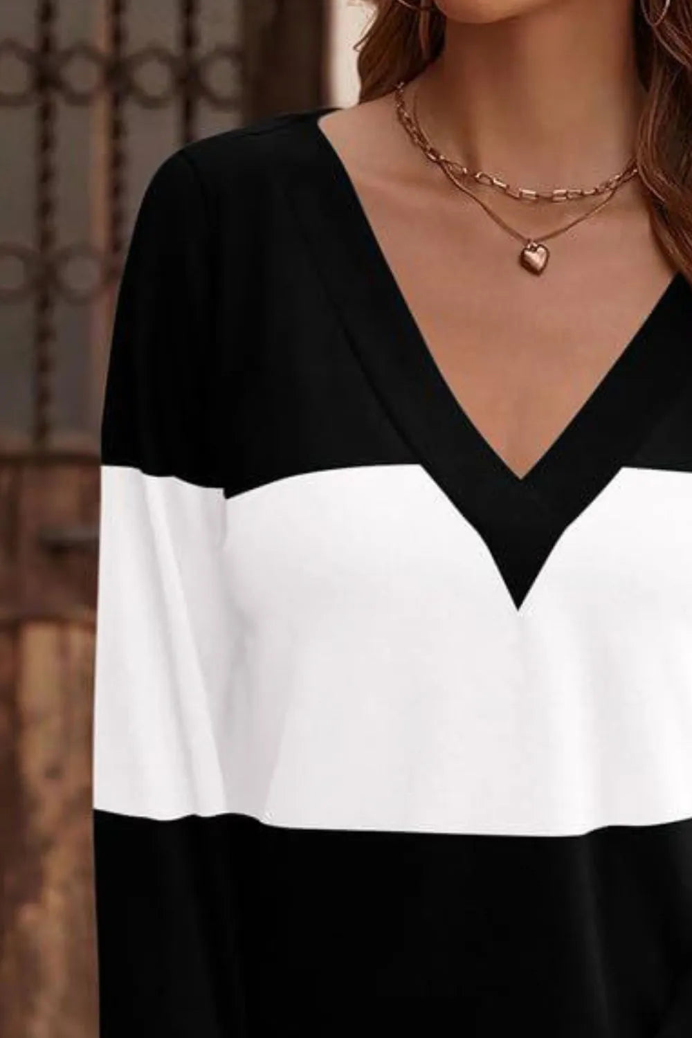 Decorative Button Contrast V-neck Long Sleeve T-shirt (9)