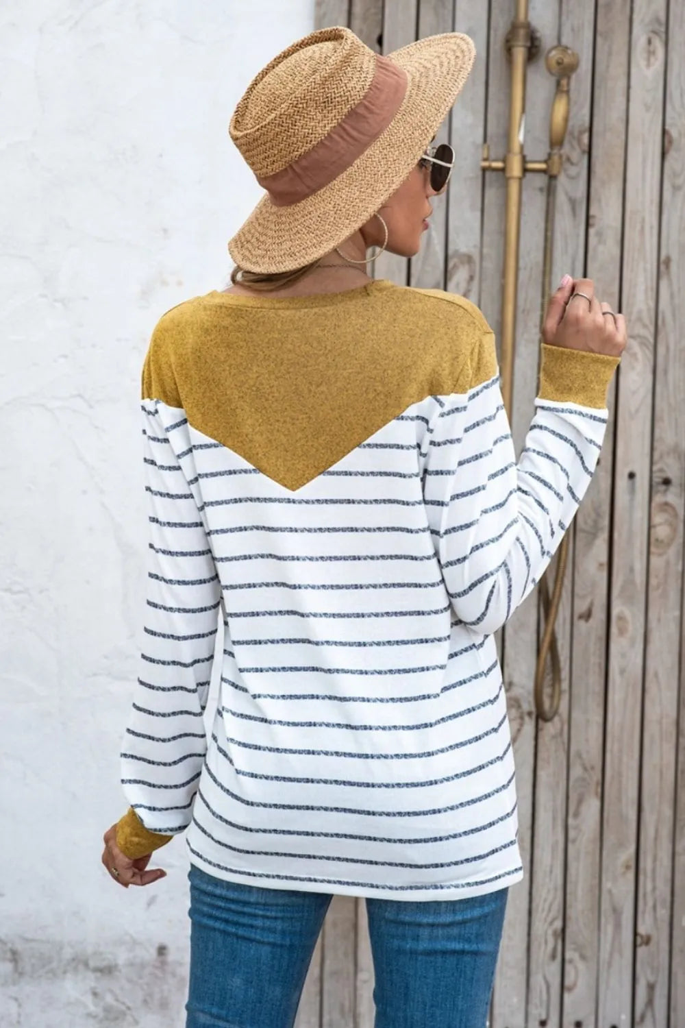 Striped Round Neck Long Sleeve T-shirt (2)