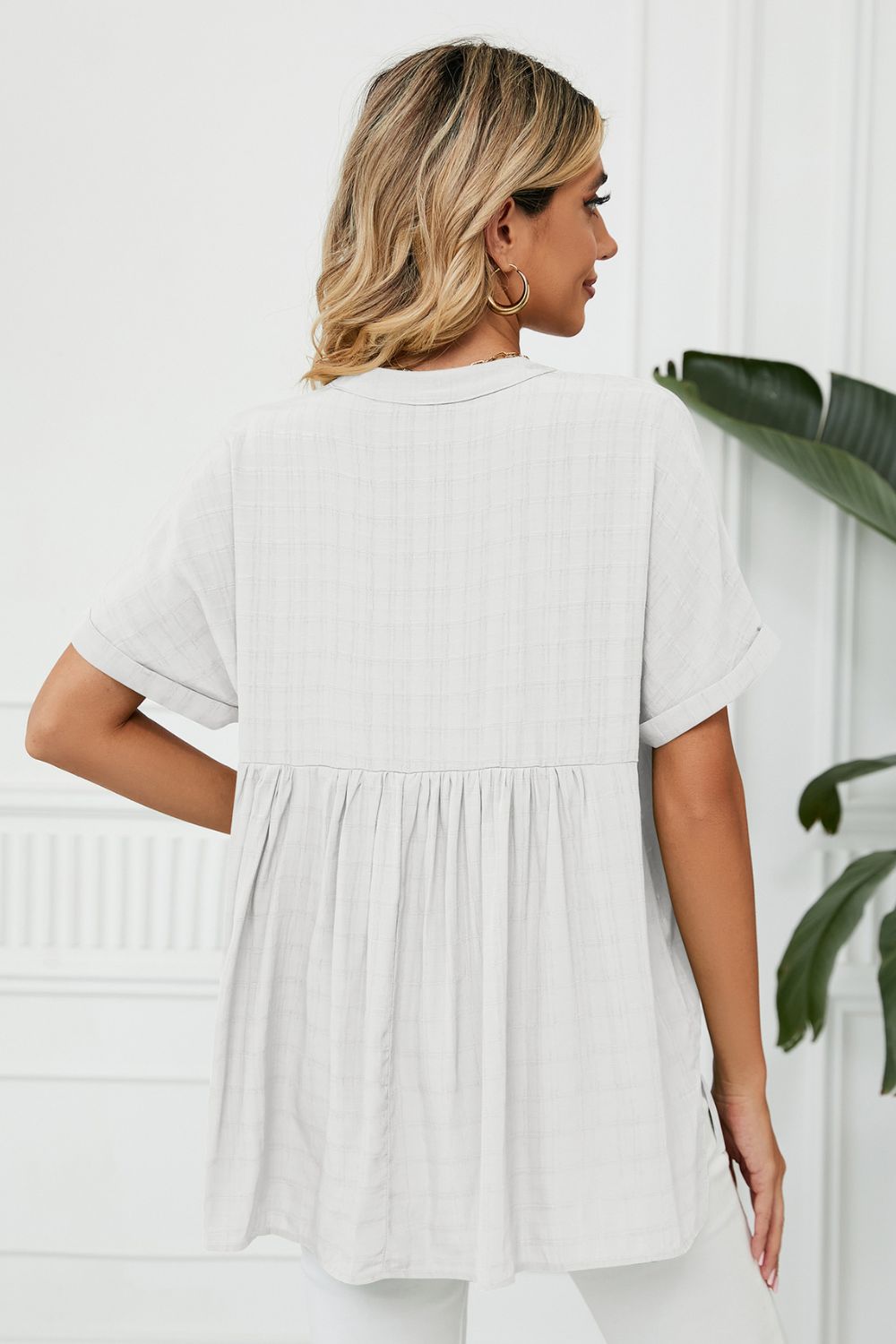 Side Slit Notched Neck Cuffed Short Sleeve Blouse (18)