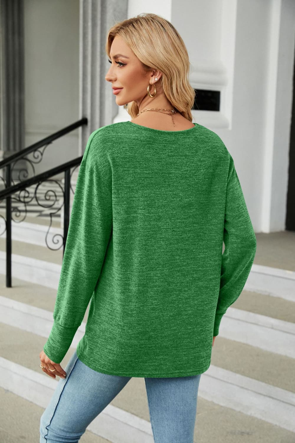 V-neck Long Sleeve T-shirt (2)