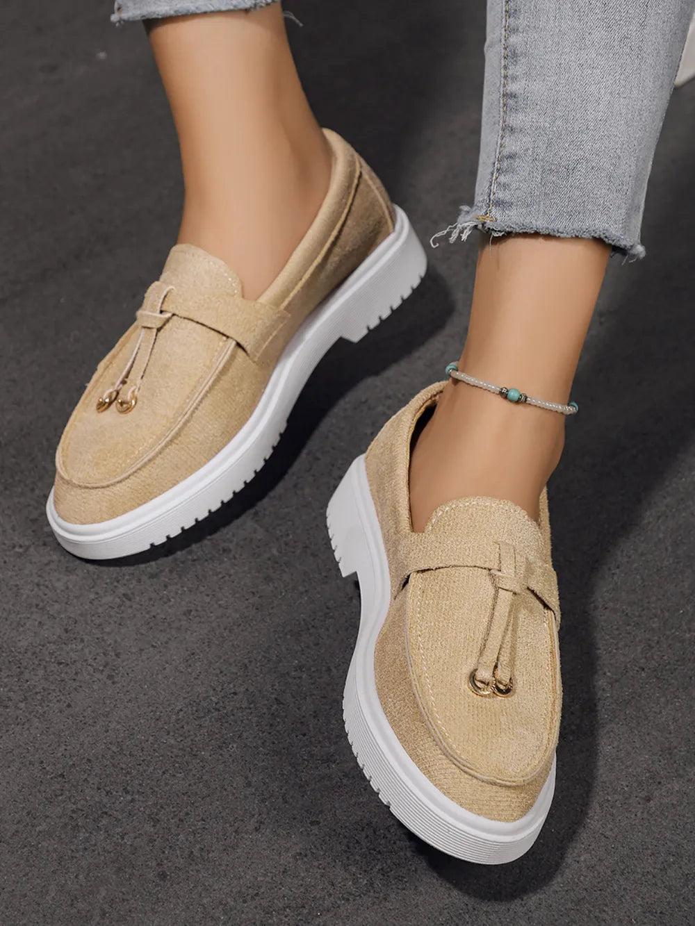 Round Toe Flat Slip-ons (4)