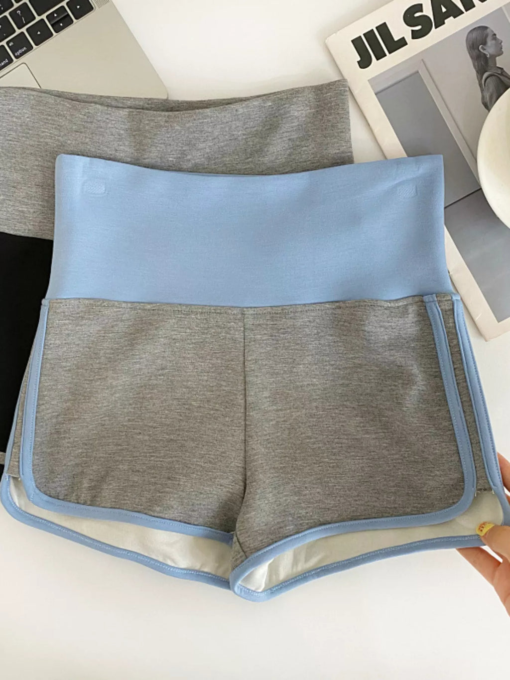 High Waist Contrast Trim Shorts (5)