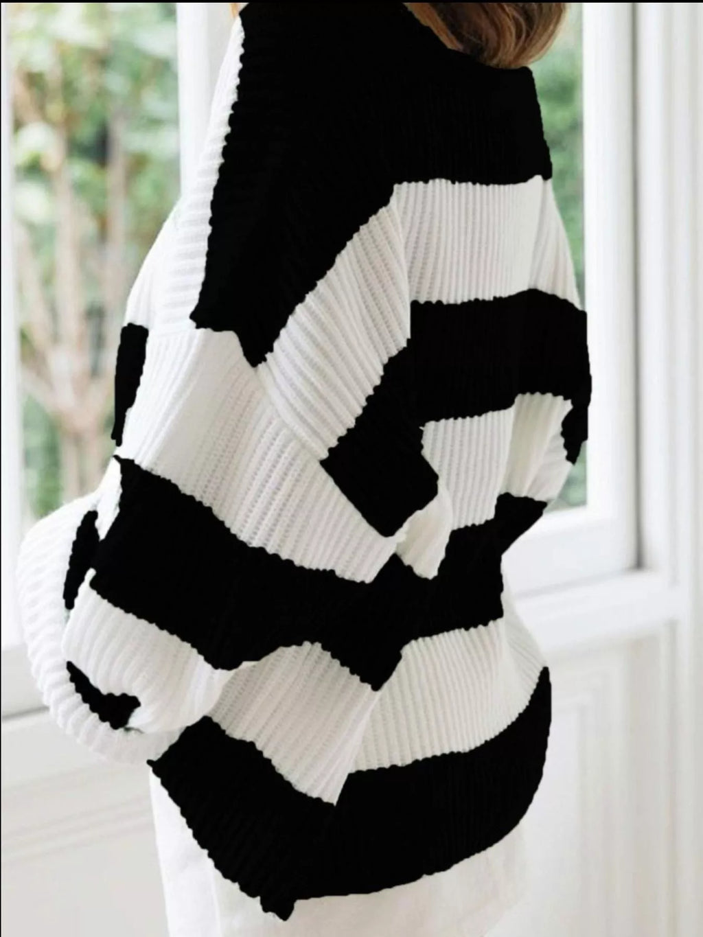 Contrast Striped Round Neck Sweater (5)