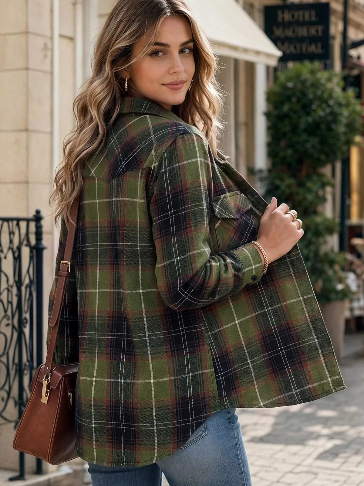 Casual Plaid Button-down Shirt (13)