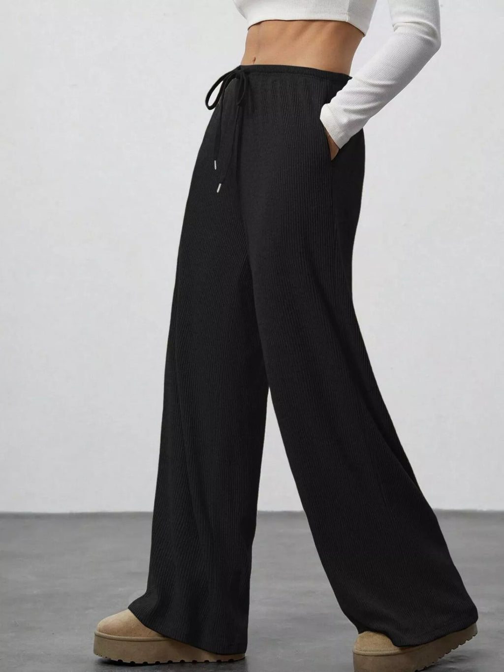 Relaxed Fit Drawstring Pants (24)
